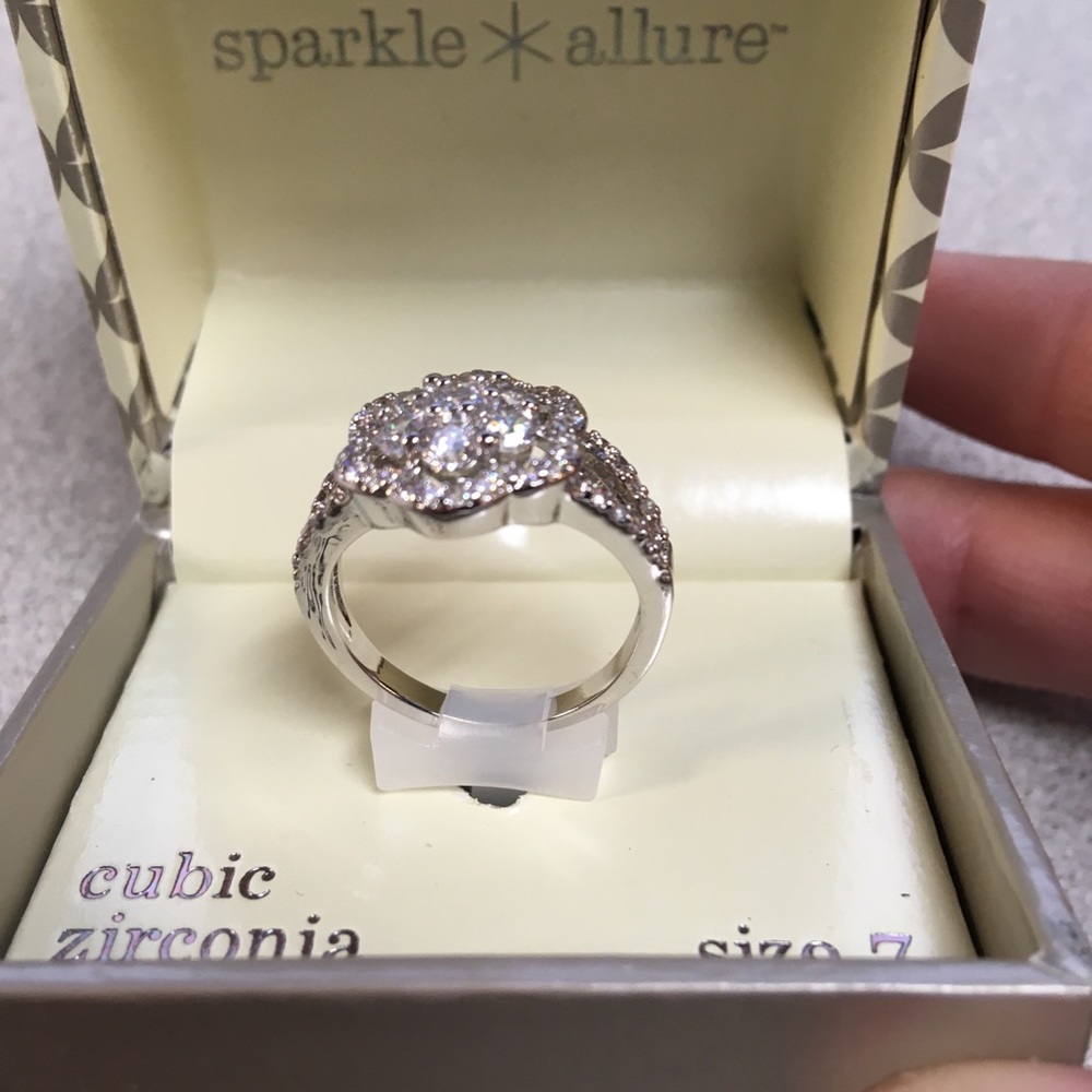 Sparkle allure flower ring